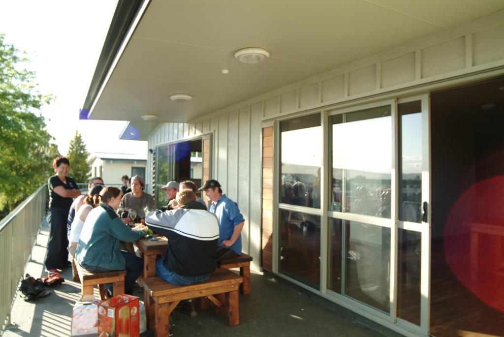 Tiki Lodge Backpackers Taupo Dış mekan fotoğraf