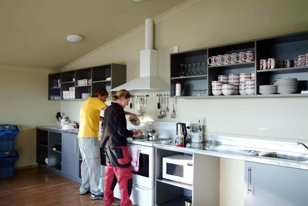 Tiki Lodge Backpackers Taupo Dış mekan fotoğraf