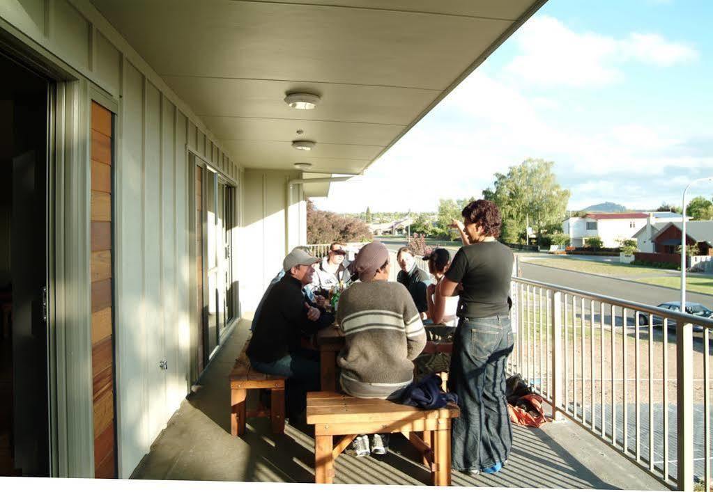 Tiki Lodge Backpackers Taupo Dış mekan fotoğraf