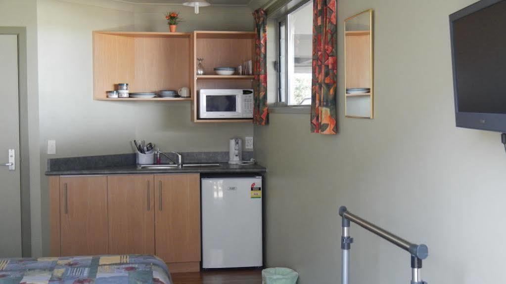 Tiki Lodge Backpackers Taupo Dış mekan fotoğraf