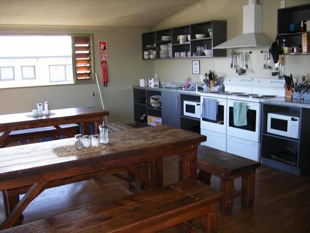 Tiki Lodge Backpackers Taupo Dış mekan fotoğraf