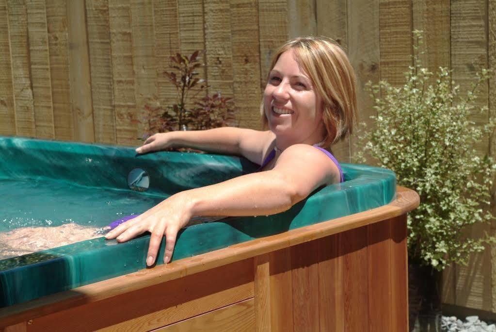 Tiki Lodge Backpackers Taupo Dış mekan fotoğraf