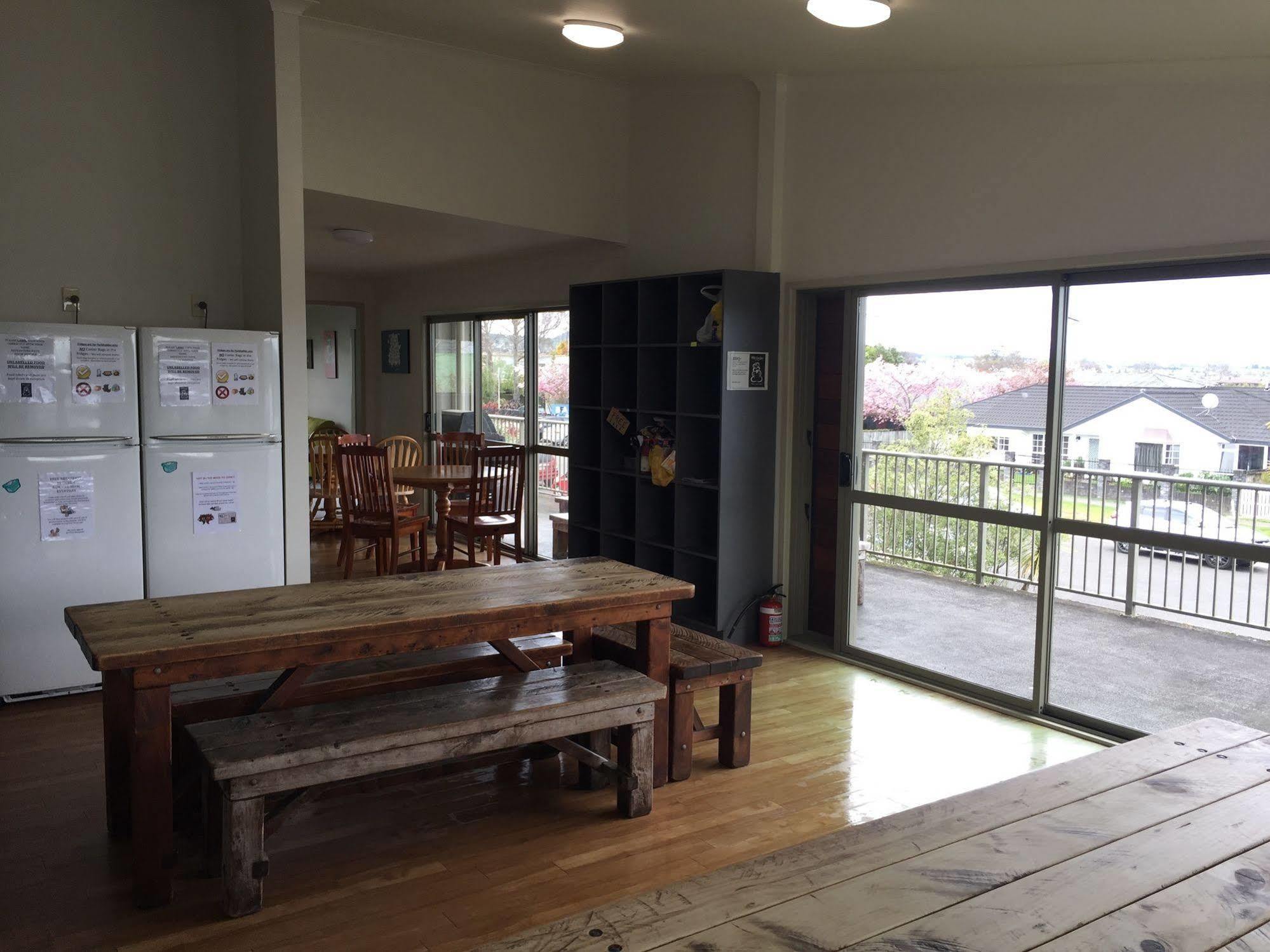 Tiki Lodge Backpackers Taupo Dış mekan fotoğraf
