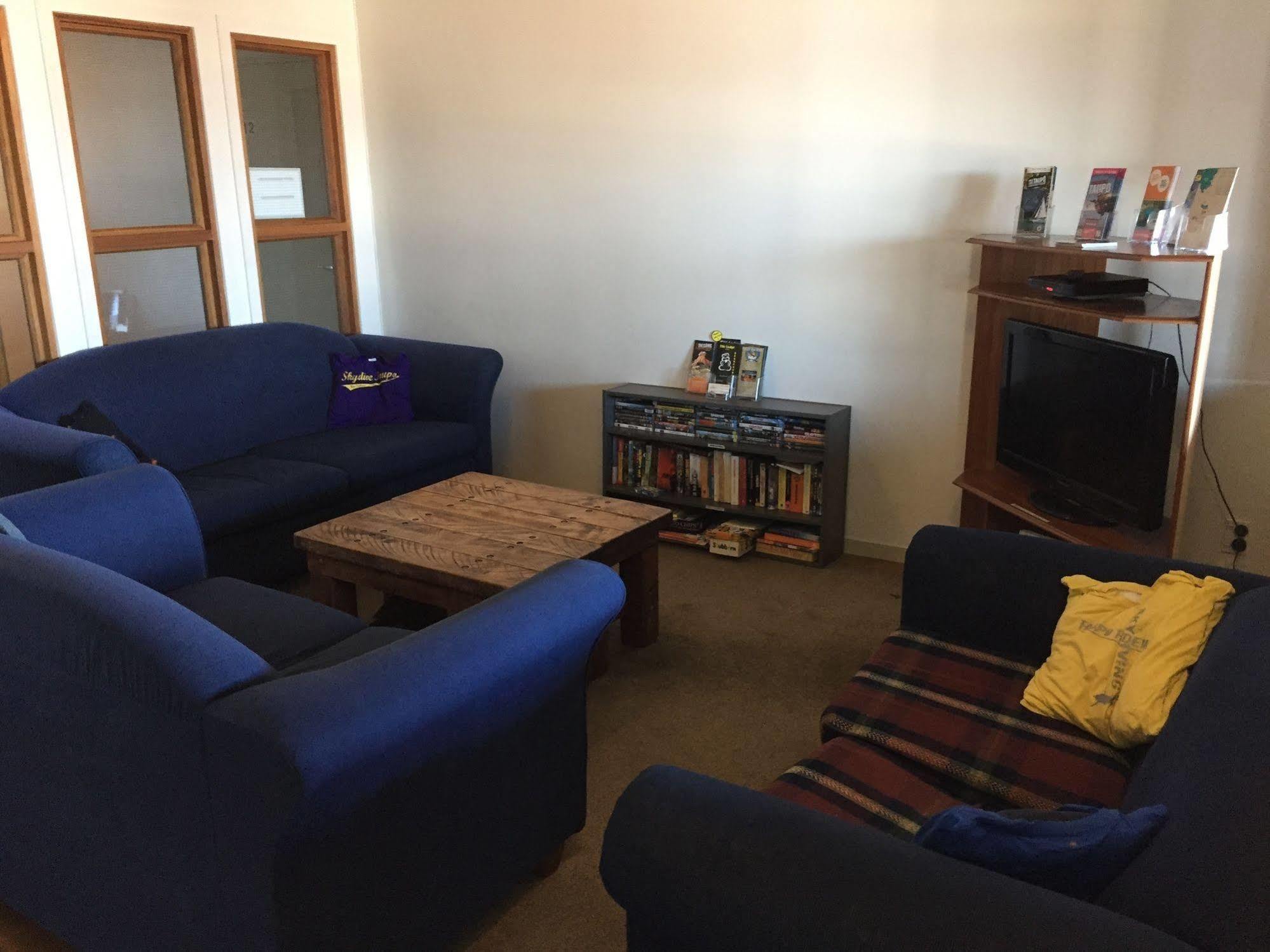 Tiki Lodge Backpackers Taupo Dış mekan fotoğraf