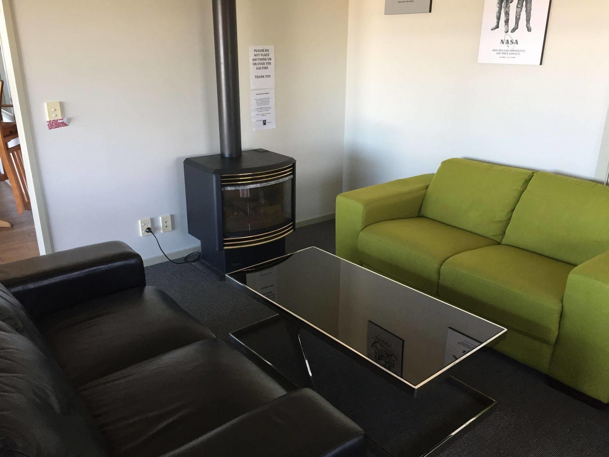 Tiki Lodge Backpackers Taupo Dış mekan fotoğraf