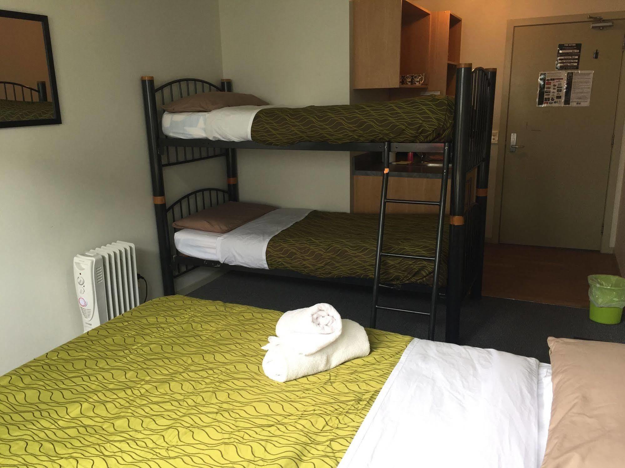 Tiki Lodge Backpackers Taupo Dış mekan fotoğraf