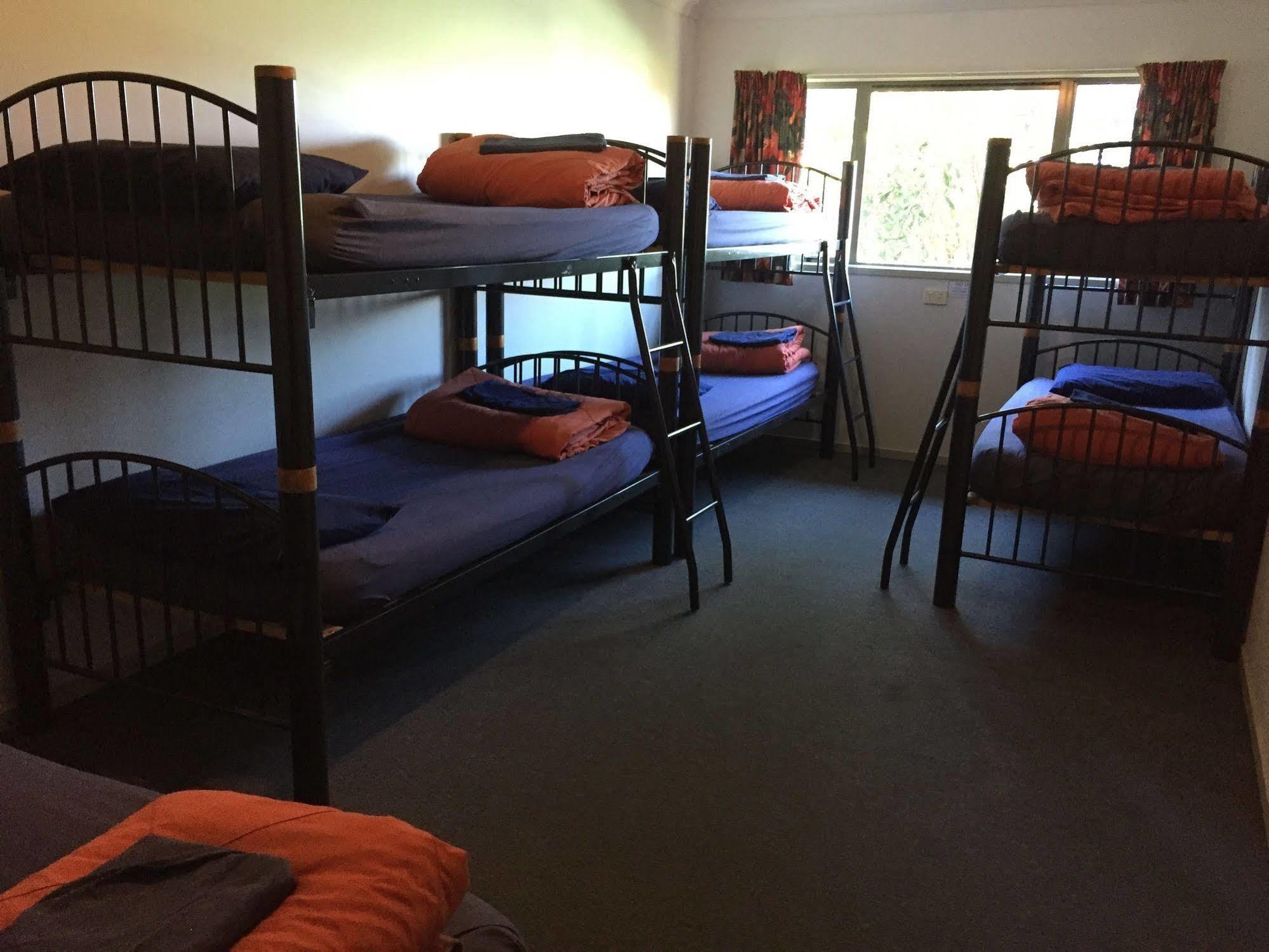 Tiki Lodge Backpackers Taupo Dış mekan fotoğraf