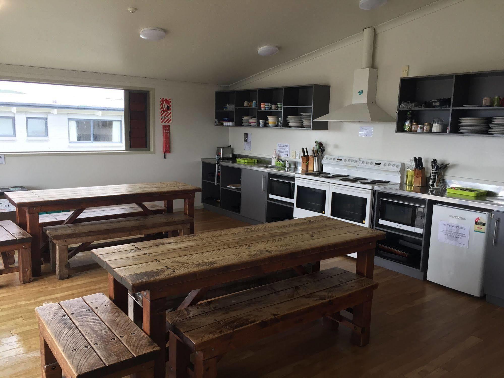 Tiki Lodge Backpackers Taupo Dış mekan fotoğraf
