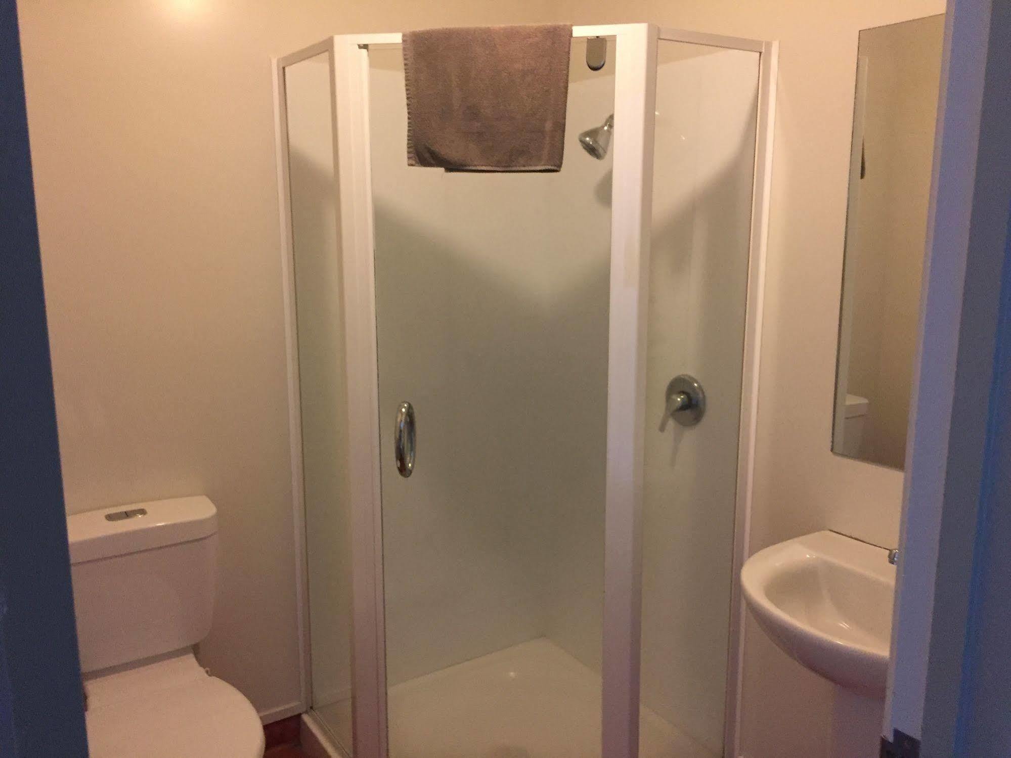 Tiki Lodge Backpackers Taupo Dış mekan fotoğraf