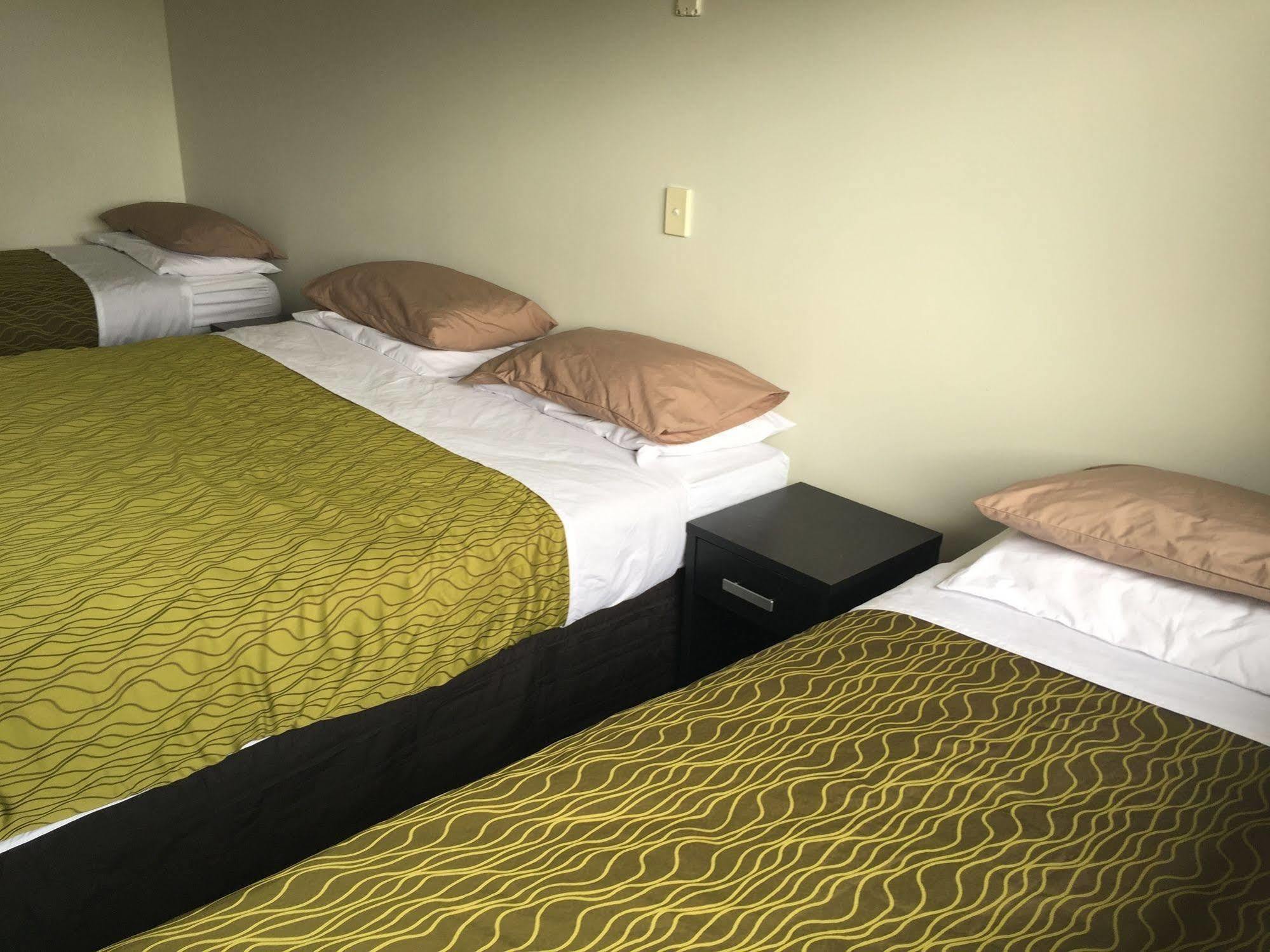 Tiki Lodge Backpackers Taupo Dış mekan fotoğraf