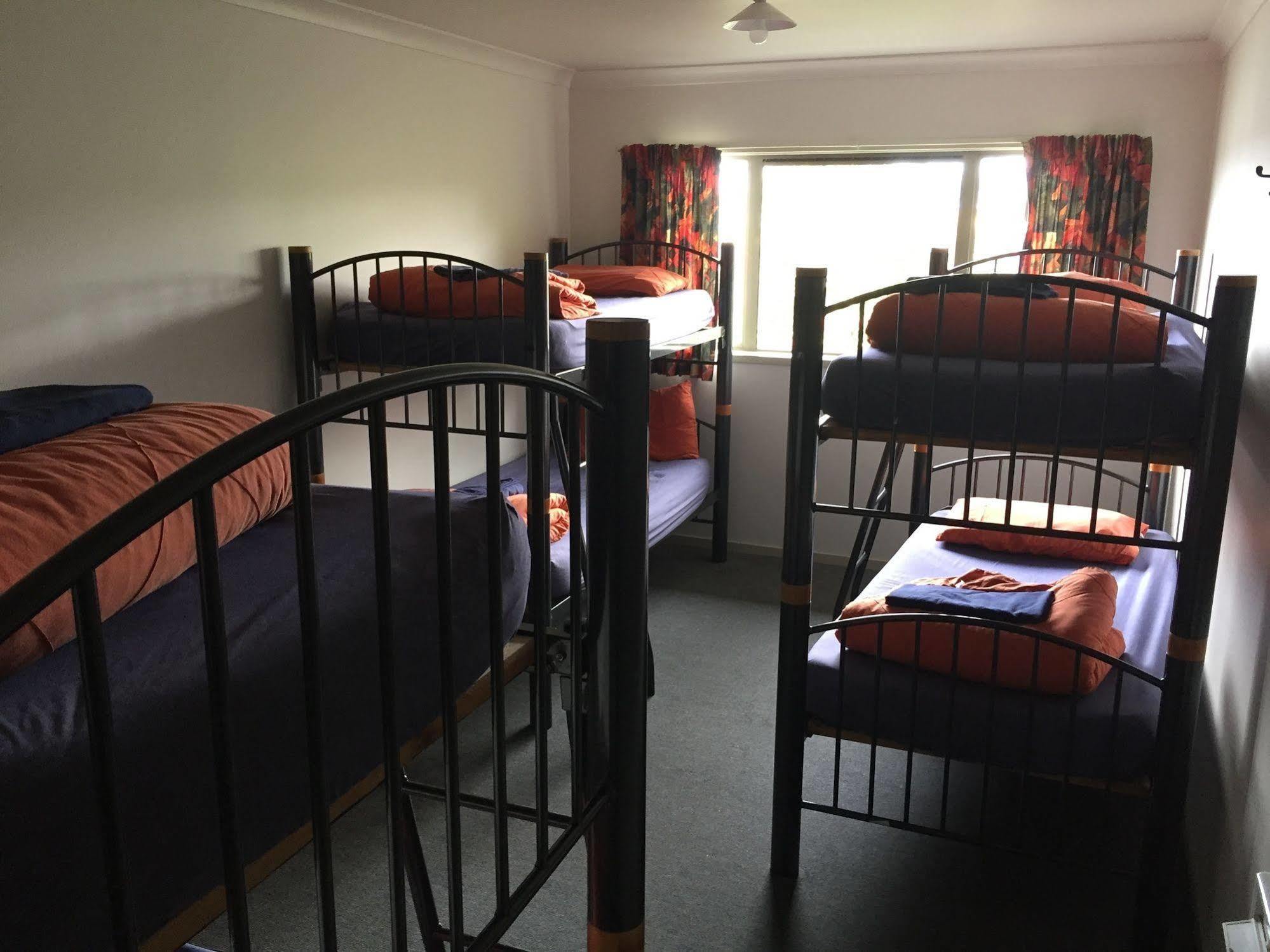 Tiki Lodge Backpackers Taupo Dış mekan fotoğraf