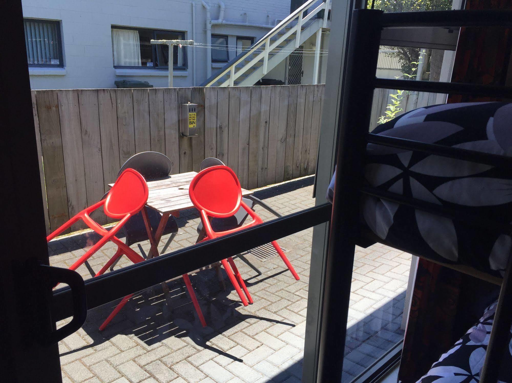 Tiki Lodge Backpackers Taupo Dış mekan fotoğraf