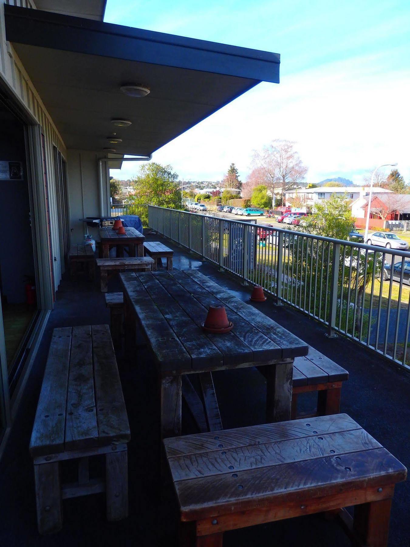 Tiki Lodge Backpackers Taupo Dış mekan fotoğraf