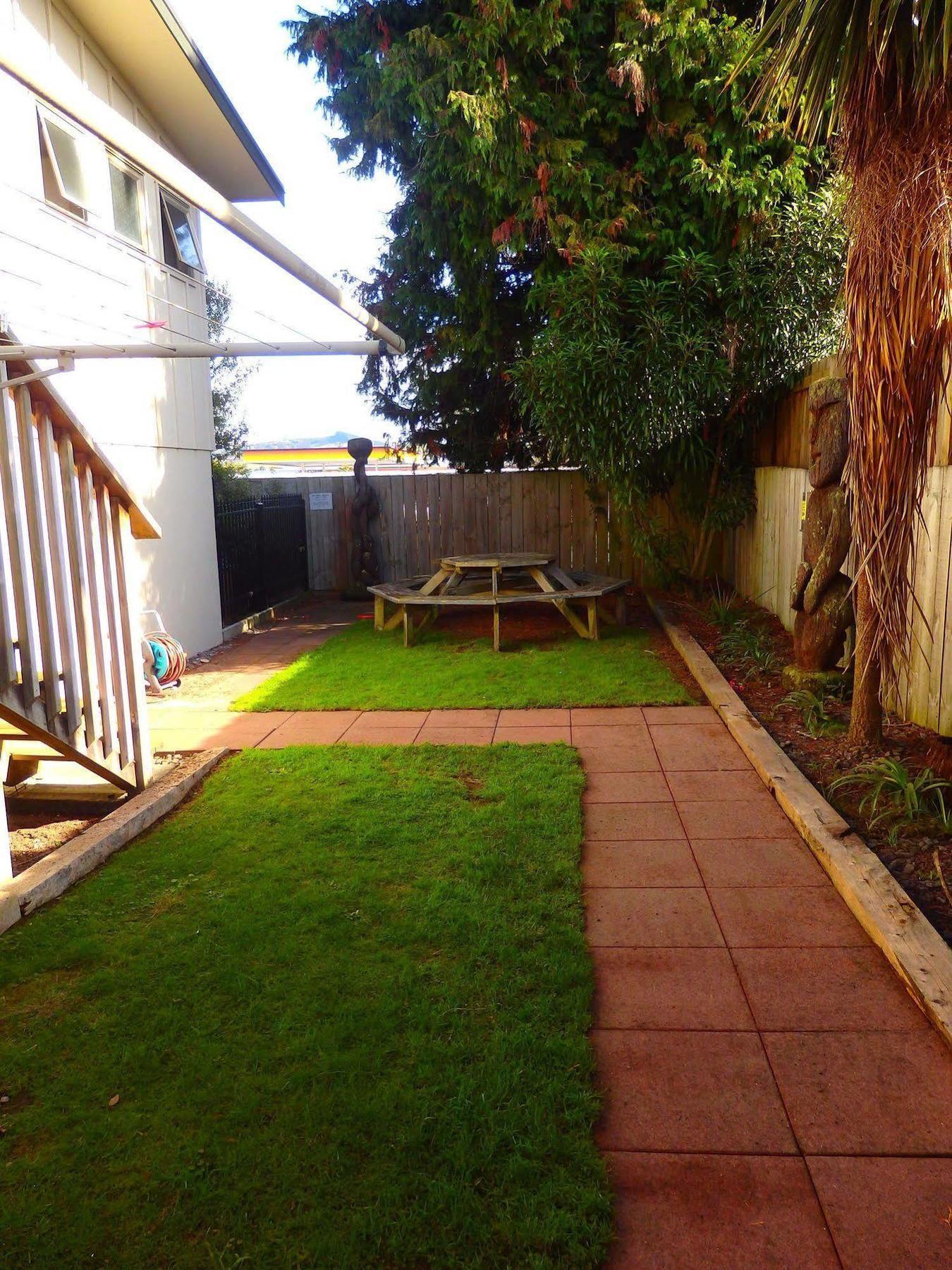 Tiki Lodge Backpackers Taupo Dış mekan fotoğraf