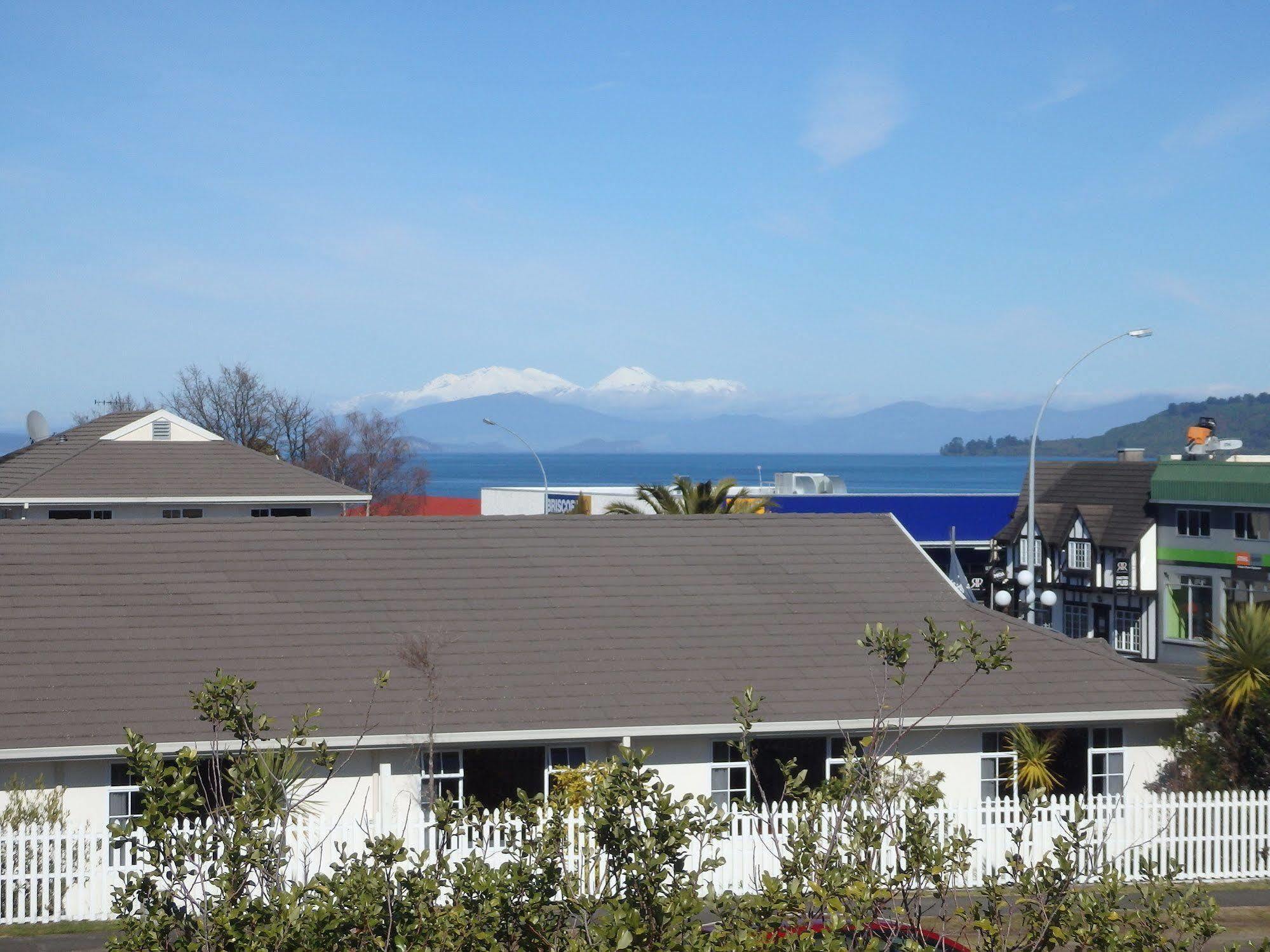Tiki Lodge Backpackers Taupo Dış mekan fotoğraf