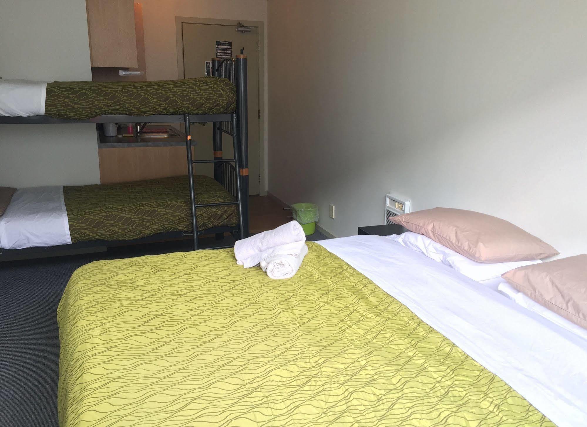 Tiki Lodge Backpackers Taupo Dış mekan fotoğraf