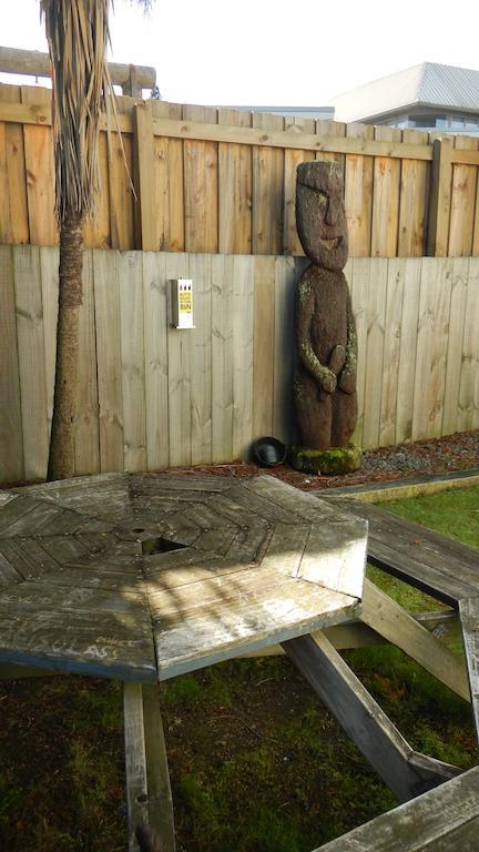 Tiki Lodge Backpackers Taupo Dış mekan fotoğraf